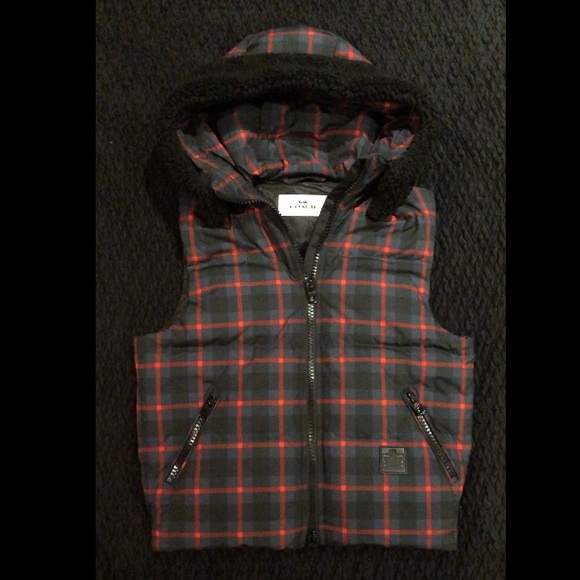 Coach Vest - Picture 1 of 5